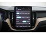 Volvo XC60 T6 Plug-in hybrid AWD Ultra Dark Luchtvering | Head-up Display | Visual Park Assist incl. 360° Camera | Panoramisch Schuif-/Kanteldak | Harman/Kardon | Semi-elektrische Trekhaak | Keyless | BLIS | Elektrische Achterklep Met Sensorsturing | Adaptieve Cruise Control | Pilot Assist | Elektrisch Verstelbare Stoelen Met Geheugen | Stoelverwarming Voor- en Achter | Stuurverwarming | Lederen Dashboard