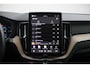 Volvo XC60 T6 Plug-in hybrid AWD Ultra Dark Luchtvering | Head-up Display | Visual Park Assist incl. 360° Camera | Panoramisch Schuif-/Kanteldak | Harman/Kardon | Semi-elektrische Trekhaak | Keyless | BLIS | Elektrische Achterklep Met Sensorsturing | Adaptieve Cruise Control | Pilot Assist | Elektrisch Verstelbare Stoelen Met Geheugen | Stoelverwarming Voor- en Achter | Stuurverwarming | Lederen Dashboard