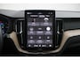 Volvo XC60 T6 Plug-in hybrid AWD Ultra Dark Luchtvering | Head-up Display | Visual Park Assist incl. 360° Camera | Panoramisch Schuif-/Kanteldak | Harman/Kardon | Semi-elektrische Trekhaak | Keyless | BLIS | Elektrische Achterklep Met Sensorsturing | Adaptieve Cruise Control | Pilot Assist | Elektrisch Verstelbare Stoelen Met Geheugen | Stoelverwarming Voor- en Achter | Stuurverwarming | Lederen Dashboard