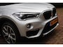BMW X1 SDrive20i High Executive Aut. | Panorama | HUD | Sportstoelen | Full Led | Hifi Sound | DAB Tuner | Trekhaak | Camera |