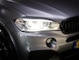 BMW X5 XDrive40e High Executive M-Sport (PANO, TREKHAAK, LUCHTVERING, HARMAN/KARDON-AUDIO, STOELVERWARMING, HEAD-UP, SPORTSTOELEN)