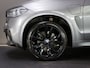 BMW X5 XDrive40e High Executive M-Sport (PANO, TREKHAAK, LUCHTVERING, HARMAN/KARDON-AUDIO, STOELVERWARMING, HEAD-UP, SPORTSTOELEN)