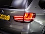 BMW X5 XDrive40e High Executive M-Sport (PANO, TREKHAAK, LUCHTVERING, HARMAN/KARDON-AUDIO, STOELVERWARMING, HEAD-UP, SPORTSTOELEN)