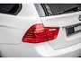 BMW 3-Serie Touring 325xi M Sport | Bluetooth | Trekhaak | PDC | HiFi