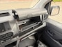 Opel Vivaro-e Combi Electric L2 75kWh 136pk | 9-persoons | Achterdeuren met ramen | Bluetooth radio | Auto Airco Pakket | Airco op tweede en derde zitrij | Climate control | Bestuurdersstoel comfort met armsteun | van €61.116 voor €46.996 incl. BTW rijklaar | TAXI ombouw mogelijk
