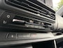 Opel Vivaro-e Combi Electric L2 75kWh 136pk | 9-persoons | Achterdeuren met ramen | Bluetooth radio | Auto Airco Pakket | Airco op tweede en derde zitrij | Climate control | Bestuurdersstoel comfort met armsteun | van €61.116 voor €46.996 incl. BTW rijklaar | TAXI ombouw mogelijk
