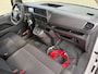 Opel Vivaro-e Combi Electric L2 75kWh 136pk | 9-persoons | Achterdeuren met ramen | Bluetooth radio | Auto Airco Pakket | Airco op tweede en derde zitrij | Climate control | Bestuurdersstoel comfort met armsteun | van €61.116 voor €46.996 incl. BTW rijklaar | TAXI ombouw mogelijk