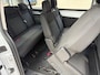 Opel Vivaro-e Combi Electric L2 75kWh 136pk | 9-persoons | Achterdeuren met ramen | Bluetooth radio | Auto Airco Pakket | Airco op tweede en derde zitrij | Climate control | Bestuurdersstoel comfort met armsteun | van €61.116 voor €46.996 incl. BTW rijklaar | TAXI ombouw mogelijk