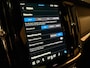 Volvo V90 T6 AWD Recharge Plus Dark | Schuifdak | 360 Camera | Harman Kardon | Adaptieve Cruise Control | Stoelverwarming voor+achter | Stuurwielverwarming | 19 Inch | Full LED Meesturende koplampen | Pilot Assist | BLIS Dode Hoek Detectie | Elektrische voorstoelen geheugen | R-Design Contourstoelen Nappa Leder met wit stiksel en bies | Zitting verlenging voorstoelen | Lederen Dashboard | Google Infotainment | Keyless Drive | Parkeersensoren voor+achter | Privacy Glass | Elektrisch bedienbare achterklep | Geïntegreerde zongordijnen achterportieren | Verlichte instaplijsten | DAB Radio | Apple Carplay/Android Auto | Alarm Klasse III | Volvo On Call met mobiele App functie | Denim Blue Black Metallic |