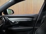 Volvo V90 T6 AWD Recharge Plus Dark | Schuifdak | 360 Camera | Harman Kardon | Adaptieve Cruise Control | Stoelverwarming voor+achter | Stuurwielverwarming | 19 Inch | Full LED Meesturende koplampen | Pilot Assist | BLIS Dode Hoek Detectie | Elektrische voorstoelen geheugen | R-Design Contourstoelen Nappa Leder met wit stiksel en bies | Zitting verlenging voorstoelen | Lederen Dashboard | Google Infotainment | Keyless Drive | Parkeersensoren voor+achter | Privacy Glass | Elektrisch bedienbare achterklep | Geïntegreerde zongordijnen achterportieren | Verlichte instaplijsten | DAB Radio | Apple Carplay/Android Auto | Alarm Klasse III | Volvo On Call met mobiele App functie | Denim Blue Black Metallic |
