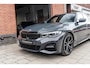 BMW 3-Serie Touring 318i High Executive M-Sport Pano / Camera / Ambi
