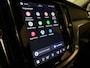 Volvo V60 T6 AWD Recharge Plus Bright | Schuifdak | Trekhaak | 360° Camera | Adaptieve Cruise Control | Stoelverwarming voor+achter | Stuurwielverwarming | Full LED Meesturende koplampen | Pilot Assist | Elektrische voorstoelen geheugen | Lederen bekleding | Zitting verlenging voorstoelen | 18 Inch | Google Infotainment | Keyless Drive | Parkeersensoren voor+achter | Elektrisch bedienbare achterklep | DAB Radio | Apple Carplay/Android Auto | Volvo On Call met mobiele App functie | Silver Dawn Metallic |