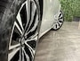 Volvo V60 T6 AWD Recharge Plus Bright | Schuifdak | Trekhaak | 360° Camera | Adaptieve Cruise Control | Stoelverwarming voor+achter | Stuurwielverwarming | Full LED Meesturende koplampen | Pilot Assist | Elektrische voorstoelen geheugen | Lederen bekleding | Zitting verlenging voorstoelen | 18 Inch | Google Infotainment | Keyless Drive | Parkeersensoren voor+achter | Elektrisch bedienbare achterklep | DAB Radio | Apple Carplay/Android Auto | Volvo On Call met mobiele App functie | Silver Dawn Metallic |