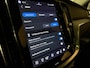 Volvo V60 T6 AWD Recharge Plus Bright | Schuifdak | Trekhaak | 360° Camera | Adaptieve Cruise Control | Stoelverwarming voor+achter | Stuurwielverwarming | Full LED Meesturende koplampen | Pilot Assist | Elektrische voorstoelen geheugen | Lederen bekleding | Zitting verlenging voorstoelen | 18 Inch | Google Infotainment | Keyless Drive | Parkeersensoren voor+achter | Elektrisch bedienbare achterklep | DAB Radio | Apple Carplay/Android Auto | Volvo On Call met mobiele App functie | Silver Dawn Metallic |