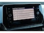 Volkswagen T-Cross 1.0 TSI Life Edition 95PK / 70kW, 60 maanden / 100.000km garantie, privacy glas, 16" 'Zurich' LMV met 4 seizoenenbanden, verwarmbare voorstoelen, 2-zone climatronic, adaptieve cruise control (ACC), regensensor, LED verlichting, grootlichtassistent (Light Assist), draadloos Apple Carplay & Android Auto, draadloze telefoonlader, navigatie, elektrisch verstel-, verwarm- en inklapbare buitenspiegels, parkeersensoren voor en achter (PDC), DAB+, variabele laadvloer etc.