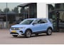Volkswagen T-Cross 1.0 TSI Life Edition 95PK / 70kW, 60 maanden / 100.000km garantie, privacy glas, 16" 'Zurich' LMV met 4 seizoenenbanden, verwarmbare voorstoelen, 2-zone climatronic, adaptieve cruise control (ACC), regensensor, LED verlichting, grootlichtassistent (Light Assist), draadloos Apple Carplay & Android Auto, draadloze telefoonlader, navigatie, elektrisch verstel-, verwarm- en inklapbare buitenspiegels, parkeersensoren voor en achter (PDC), DAB+, variabele laadvloer etc.
