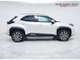 Toyota Yaris Cross 1.5 Hybrid 115 First Edition uit 2025 Rijklaar + Fabrieksgarantie Henk Jongen Auto's in Helmond,  al 50 jaar service zoals 't hoort!