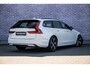 Volvo V90 2.0 B4 R-Design | Harman Kardon Audio | Achteruitrijcamera | Parkeersensoren | Keyless Entry | Elektrische Achterklep | Elektrisch Verstelbare Voorstoelen | Stoelverwarming | Navigatie | Apple Carplay | Android Auto