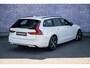 Volvo V90 2.0 B4 R-Design | Harman Kardon Audio | Achteruitrijcamera | Parkeersensoren | Keyless Entry | Elektrische Achterklep | Elektrisch Verstelbare Voorstoelen | Stoelverwarming | Navigatie | Apple Carplay | Android Auto