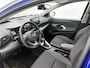 Toyota Yaris 1.5 Hybrid Style + | BTW voertuig | Head-Up Display | Dodehoek detectie | Parkeersensoren voor+achter | Draadloze telefoonlader | Navigatie | Apple CarPlay/Android Auto |
