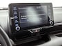 Toyota Yaris 1.5 Hybrid Style + | BTW voertuig | Head-Up Display | Dodehoek detectie | Parkeersensoren voor+achter | Draadloze telefoonlader | Navigatie | Apple CarPlay/Android Auto |