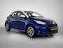 Toyota Yaris 1.5 Hybrid Style + | BTW voertuig | Head-Up Display | Dodehoek detectie | Parkeersensoren voor+achter | Draadloze telefoonlader | Navigatie | Apple CarPlay/Android Auto |