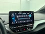 Volkswagen ID.4 Life 77 kWh Automaat SOH 90% Navigatie Apple Carplay/Android Auto Adaptive Cruise Control Parkeersensoren Stoel- en stuurverwarming Full Led Climate Control Lichtmetalen velgen