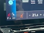 Volkswagen ID.4 Life 77 kWh Automaat SOH 90% Navigatie Apple Carplay/Android Auto Adaptive Cruise Control Parkeersensoren Stoel- en stuurverwarming Full Led Climate Control Lichtmetalen velgen