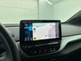 Volkswagen ID.4 Life 77 kWh Automaat SOH 90% Navigatie Apple Carplay/Android Auto Adaptive Cruise Control Parkeersensoren Stoel- en stuurverwarming Full Led Climate Control Lichtmetalen velgen