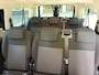 Peugeot e-Expert Combi L3 75kWh 136pk | 9-persoons | Achterdeuren met ramen | Extra getinte ramen uitschuifbaar | Auto Airco Pakket | Airco op tweede en derde zitrij | Climate control | Mistlampen | Multimedia | NAVI | Apple Carplay | Android Auto | Bestuurdersstoel comfort met armsteun | Voor en achterbumper meegespoten in lakkleur | Trekhaak | van €67.969 voor €53.015 incl. BTW rijklaar | TAXI ombouw mogelijk