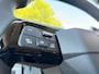 Peugeot e-Expert Combi L3 75kWh 136pk | 9-persoons | Achterdeuren met ramen | Extra getinte ramen uitschuifbaar | Auto Airco Pakket | Airco op tweede en derde zitrij | Climate control | Mistlampen | Multimedia | NAVI | Apple Carplay | Android Auto | Bestuurdersstoel comfort met armsteun | Voor en achterbumper meegespoten in lakkleur | Trekhaak | van €67.969 voor €53.015 incl. BTW rijklaar | TAXI ombouw mogelijk