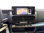 Peugeot e-Expert Combi L3 75kWh 136pk | 9-persoons | Achterdeuren met ramen | Extra getinte ramen uitschuifbaar | Auto Airco Pakket | Airco op tweede en derde zitrij | Climate control | Mistlampen | Multimedia | NAVI | Apple Carplay | Android Auto | Bestuurdersstoel comfort met armsteun | Voor en achterbumper meegespoten in lakkleur | Trekhaak | van €67.969 voor €53.015 incl. BTW rijklaar | TAXI ombouw mogelijk