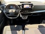 Peugeot e-Expert Combi L3 75kWh 136pk | 9-persoons | Achterdeuren met ramen | Extra getinte ramen uitschuifbaar | Auto Airco Pakket | Airco op tweede en derde zitrij | Climate control | Mistlampen | Multimedia | NAVI | Apple Carplay | Android Auto | Bestuurdersstoel comfort met armsteun | Voor en achterbumper meegespoten in lakkleur | Trekhaak | van €67.969 voor €53.015 incl. BTW rijklaar | TAXI ombouw mogelijk