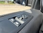 Peugeot e-Expert Combi L3 75kWh 136pk | 9-persoons | Achterdeuren met ramen | Extra getinte ramen uitschuifbaar | Auto Airco Pakket | Airco op tweede en derde zitrij | Climate control | Mistlampen | Multimedia | NAVI | Apple Carplay | Android Auto | Bestuurdersstoel comfort met armsteun | Voor en achterbumper meegespoten in lakkleur | Trekhaak | van €67.969 voor €53.015 incl. BTW rijklaar | TAXI ombouw mogelijk