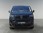 Peugeot e-Expert Combi L3 75kWh 136pk | 9-persoons | Achterdeuren met ramen | Extra getinte ramen uitschuifbaar | Auto Airco Pakket | Airco op tweede en derde zitrij | Climate control | Mistlampen | Multimedia | NAVI | Apple Carplay | Android Auto | Bestuurdersstoel comfort met armsteun | Voor en achterbumper meegespoten in lakkleur | Trekhaak | van €67.969 voor €53.015 incl. BTW rijklaar | TAXI ombouw mogelijk