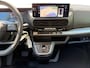 Peugeot e-Expert Combi L3 75kWh 136pk | 9-persoons | Achterdeuren met ramen | Extra getinte ramen uitschuifbaar | Auto Airco Pakket | Airco op tweede en derde zitrij | Climate control | Mistlampen | Multimedia | NAVI | Apple Carplay | Android Auto | Bestuurdersstoel comfort met armsteun | Voor en achterbumper meegespoten in lakkleur | Trekhaak | van €67.969 voor €53.015 incl. BTW rijklaar | TAXI ombouw mogelijk