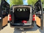 Peugeot e-Expert Combi L3 75kWh 136pk | 9-persoons | Achterdeuren met ramen | Extra getinte ramen uitschuifbaar | Auto Airco Pakket | Airco op tweede en derde zitrij | Climate control | Mistlampen | Multimedia | NAVI | Apple Carplay | Android Auto | Bestuurdersstoel comfort met armsteun | Voor en achterbumper meegespoten in lakkleur | Trekhaak | van €67.969 voor €53.015 incl. BTW rijklaar | TAXI ombouw mogelijk