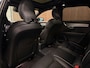 Volvo V90 T8 AWD Plus Dark Long Range | Schuifdak | Harman Kardon | 455pk | Adaptieve Cruise Control | Stoelverwarming voor+achter | Stuurwielverwarming | 19 Inch | Full LED Meesturende koplampen | Pilot Assist | BLIS Dode Hoek Detectie | Elektrische voorstoelen geheugen | R-Design Contourstoelen Nappa Leder met wit stiksel en bies | Zitting verlenging voorstoelen | Lederen Dashboard | Keyless Drive | Parkeersensoren voor+achter | Privacy Glass | Elektrisch bedienbare achterklep | Geïntegreerde zongordijnen achterportieren | Verlichte instaplijsten | DAB Radio | Apple Carplay/Android Auto | Volvo On Call met mobiele App functie | Denim Blue Black Metallic |