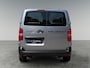 Peugeot e-Expert Combi L2 75kWh 136pk | 9-persoons | Achterdeuren met ramen | Multimedia | NAVI | Apple Carplay | Android Auto | Achteruitrijcamera | Bestuurdersstoel comfort met armsteun | 17 inch design doppen op stalen velg | van €62.595 voor €48.205 incl. BTW rijklaar | TAXI ombouw mogelijk