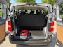 Peugeot e-Expert Combi L2 75kWh 136pk | 9-persoons | Achterdeuren met ramen | Multimedia | NAVI | Apple Carplay | Android Auto | Achteruitrijcamera | Bestuurdersstoel comfort met armsteun | 17 inch design doppen op stalen velg | van €62.595 voor €48.205 incl. BTW rijklaar | TAXI ombouw mogelijk