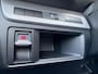 Peugeot e-Expert Combi L2 75kWh 136pk | 9-persoons | Achterdeuren met ramen | Multimedia | NAVI | Apple Carplay | Android Auto | Achteruitrijcamera | Bestuurdersstoel comfort met armsteun | 17 inch design doppen op stalen velg | van €62.595 voor €48.205 incl. BTW rijklaar | TAXI ombouw mogelijk