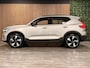Volvo EX40 Recharge Single Motor Core 69 kWh | Trekhaak | All Season Banden | Stoel en Stuurwielverwarming | Parkeercamera | Parkeersensoren voor+achter | 19 Inch | Zitting verlenging voorstoelen | Google Infotainment | Warmtepomp | Cruise Control | Draadloos telefoon opladen | Climate Control L+R | Regensensor | Automatisch dimmende binnen en buitenspiegels | DAB Radio | Apple Carplay/Android Auto | Volvo On Call met mobiele App functie | Silver Dawn Metallic |