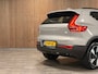 Volvo EX40 Recharge Single Motor Core 69 kWh | Trekhaak | All Season Banden | Stoel en Stuurwielverwarming | Parkeercamera | Parkeersensoren voor+achter | 19 Inch | Zitting verlenging voorstoelen | Google Infotainment | Warmtepomp | Cruise Control | Draadloos telefoon opladen | Climate Control L+R | Regensensor | Automatisch dimmende binnen en buitenspiegels | DAB Radio | Apple Carplay/Android Auto | Volvo On Call met mobiele App functie | Silver Dawn Metallic |