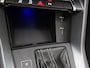 Audi Q3 40 TFSI quattro S Line 190 PK | S-line | Panoramadak | Navigatie | Trekhaak | Navigatie | Sfeerverlichting | Adaptive Cruise Control | Lichtmetalen velgen |