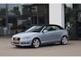 Audi A3 Cabriolet 1.2 TFSI Advance Sport 105PK / 77kW, Parkeersensoren achter, trekhaak, windscherm, Xenon koplampverlichting, 17" LMV, S-Line in- en exterieur, cruise control, lederen bekleding, navigatie, automatische airco, verwarmbare voorstoelen, radio, multifunctioneel lederen stuurwiel, elektrisch verstel- en verwarmbare buitenspiegels, lichtsensor etc.