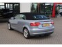 Audi A3 Cabriolet 1.2 TFSI Advance Sport 105PK / 77kW, Parkeersensoren achter, trekhaak, windscherm, Xenon koplampverlichting, 17" LMV, S-Line in- en exterieur, cruise control, lederen bekleding, navigatie, automatische airco, verwarmbare voorstoelen, radio, multifunctioneel lederen stuurwiel, elektrisch verstel- en verwarmbare buitenspiegels, lichtsensor etc.