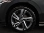Volkswagen Golf 1.5 eTSI R-Line 130 pk Automaat (DSG) | Navigatie via App | Parkeersensoren | Autom. airco | LED koplampen | R-Line |