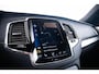 Volvo XC90 2.0 T8 Recharge AWD R-Design Panoramadak - Trekhaak - B&W - Luchtvering - Head up - achterbank verwarmd - Visual Park Assist - Parkeerverwarming met timer - Verwarmbaar stuurwiel -