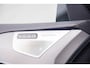 Volvo XC90 2.0 T8 Recharge AWD R-Design Panoramadak - Trekhaak - B&W - Luchtvering - Head up - achterbank verwarmd - Visual Park Assist - Parkeerverwarming met timer - Verwarmbaar stuurwiel -