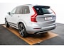 Volvo XC90 2.0 T8 Recharge AWD R-Design Panoramadak - Trekhaak - B&W - Luchtvering - Head up - achterbank verwarmd - Visual Park Assist - Parkeerverwarming met timer - Verwarmbaar stuurwiel -